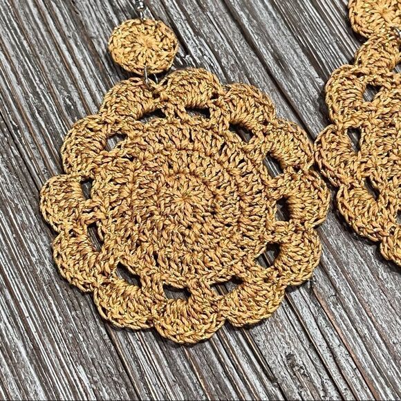 Hand Crafted Crochet Petal Pop Fish Hook Earrings Gold Dainty - Picture 4 of 13